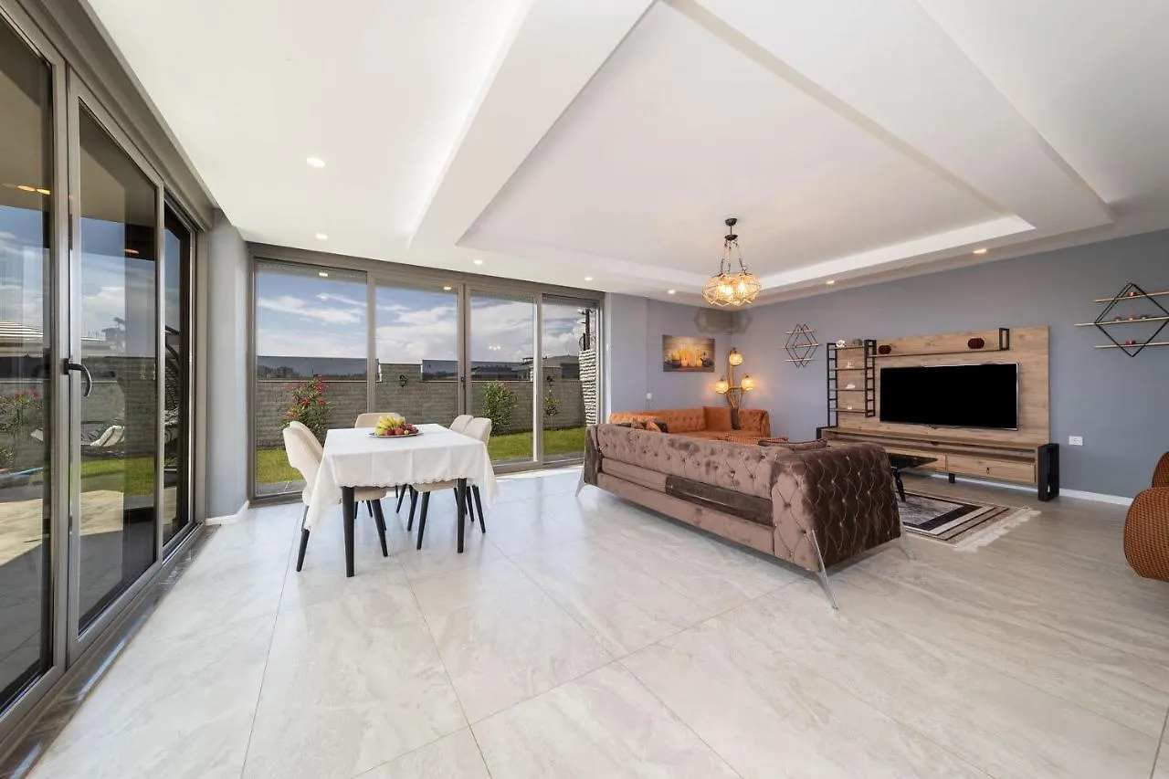 Luxury Villa With Private Pool Close To Lara Beach Turecko
