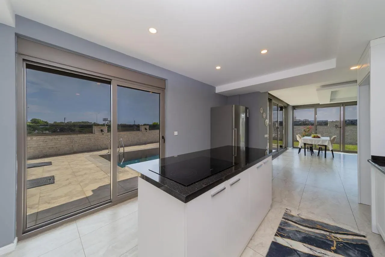 Luxury Villa With Private Pool Close To Lara Beach Turecko
